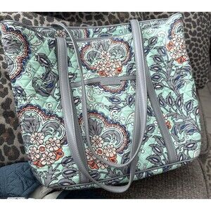 Vera Bradley Authentic Fan Flowers Quilted Zipper Mandy Tote Bag Zipper Purse